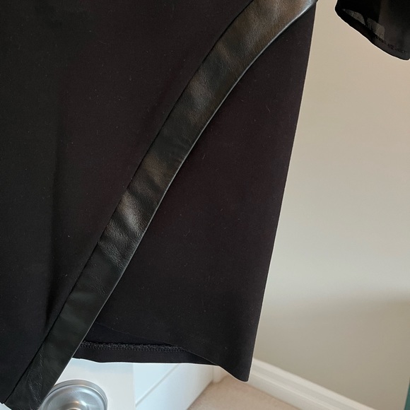 Classy black cocktail dress, stunning on! Open back and leather detail. BNWT - Picture 3 of 5